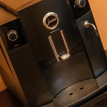 Annika Sommerbrise *